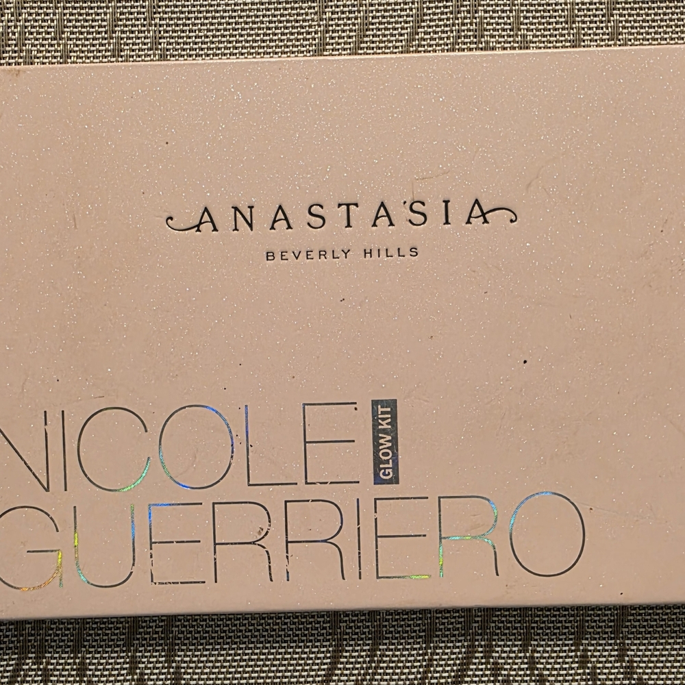 Anastasia Beverly Hills Glow Kit